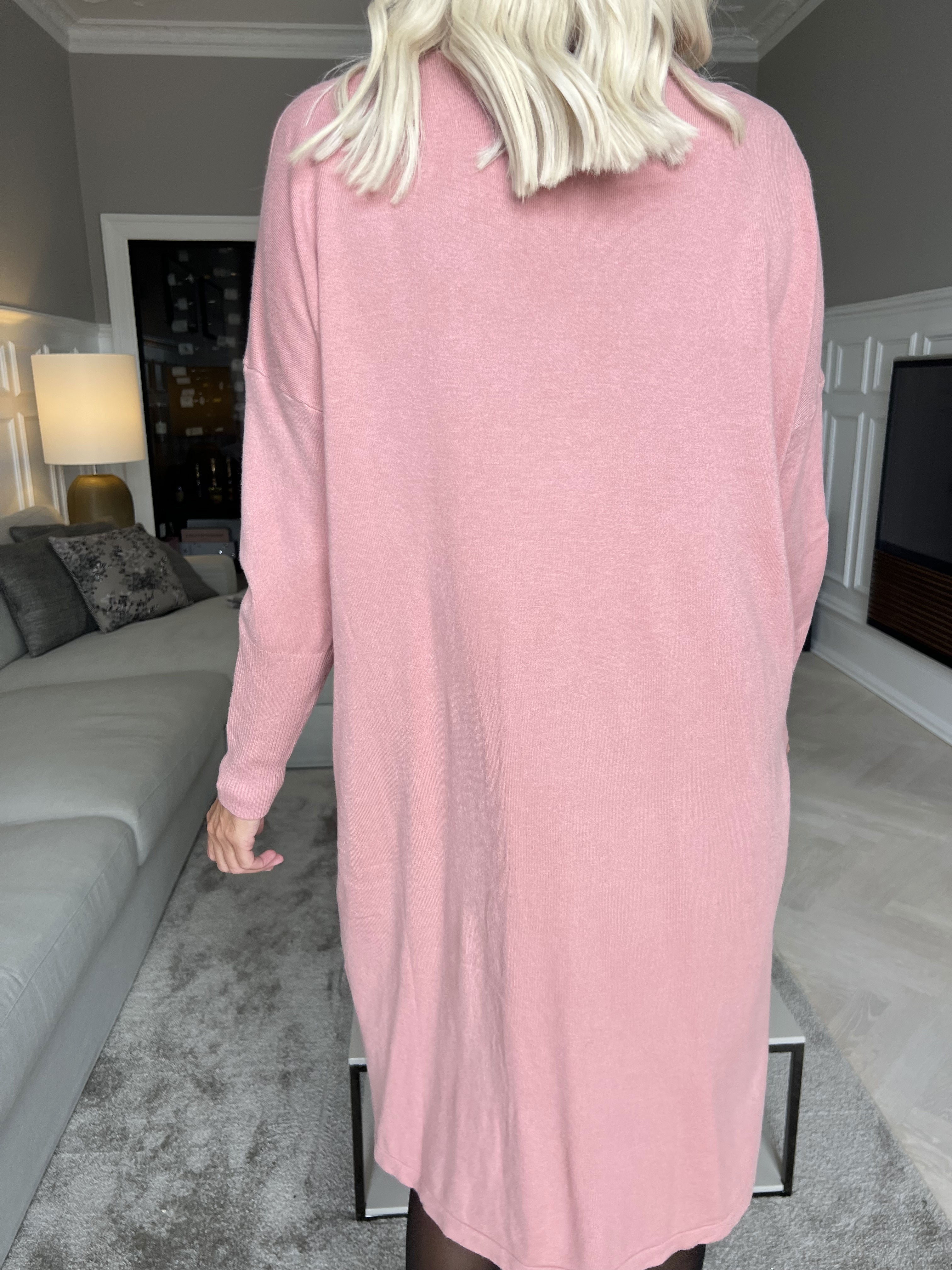 Luna - Mjuk stickad plus size klänning med strass